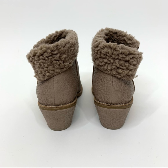 Kelsi Dagger Split Ankle Booties Sherpa Fold Top Taupe Brown Textured Size 6 - Picture 4 of 15